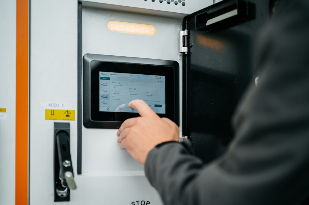 Configuratie van energie-managementsysteem via touchscreen